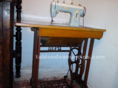 Maquina de coser sigma de pedal con mueble alfa
