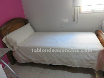 Ampliar fotos Dormitorio de madera maciza color miel Dormitorio de madera maciza color miel