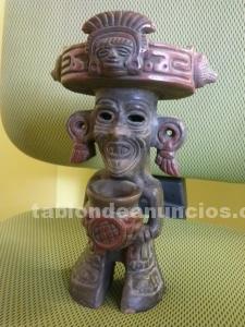 Caballero azteca ataviado para ceremonia de barro pintado mano