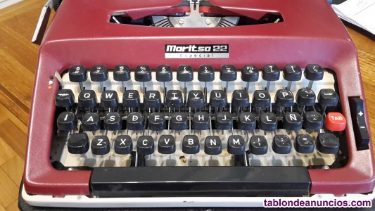 Maquina de escribir maripsa 22 años 80