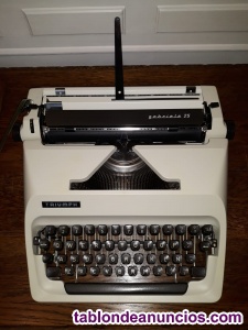 Maquina de escribir Triumph Gabriele 25.