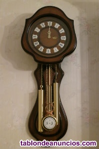 Reloj de pared carillón con péndulo
