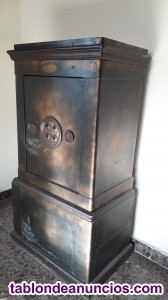 Vendo caja fuerte antigua de metal y madera