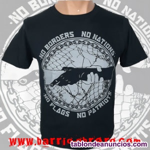 Camiseta No Borders, No Nations, No Flags, No Patriots