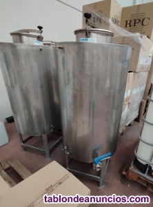 Dep�sitos de 200 litros en inoxidable.
