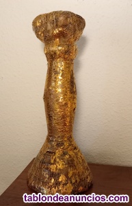 Candelabro de madera dorado