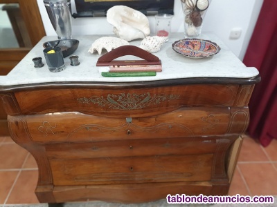 Elegante mueble estilo Isabelino