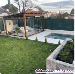 Room in exchange for help at home. Native Au pair.