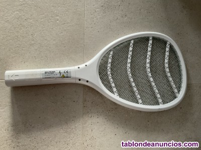 Raqueta matamoscas el�ctrica.