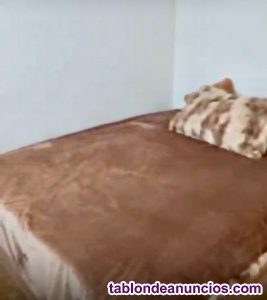 Habitaci�n en piso compartido � Frente al Mercado de Collblanc