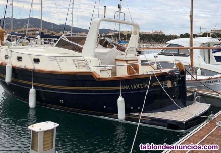 Yate Menorquin Yachts 100