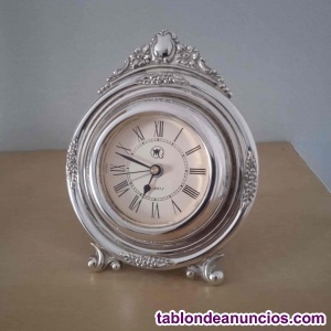 Reloj sobremesa de plata