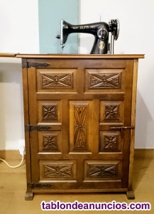 M�quina coser Alfa con armario de madera