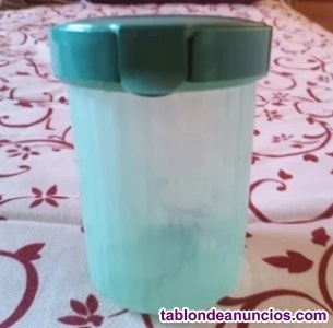 Bote de plastico transparente verde con tapa