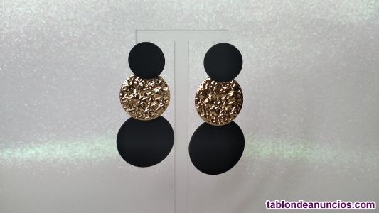 Pendientes largos dorado y negro