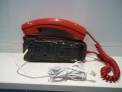 Fotos del anuncio: Telefono modelo gondola color rojo de pared
