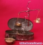 Fotos del anuncio: Antiguos poderales pesas de bronce y vasos anidados.COMPLETO