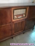 Se vende radio antigua grande en su mueble