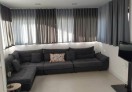 Vivienda acogedora, amplia y luminosa. Dispone de 