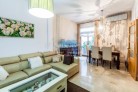 Se vende estupendo chalet de 6 dormitorios y 3 bañ