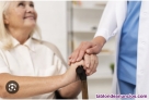 Auxiliar de enfermera para cuidado de mayores 