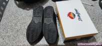 Fotos del anuncio: Vendo zapatillas Jhayber prcticamente nuevas.