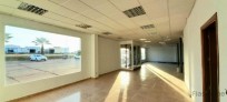 Fotos del anuncio: Local comercial con 150m2 de exposicin y escapara