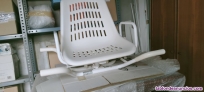 Fotos del anuncio: Vendo silla giratoria de ba�o 