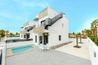 Fotos del anuncio: Explora esta acogedora villa ubicada en Torrevieja