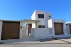 Esta villa está situada en el centro de un barrio 