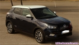 Particular. Vendo mi precioso coche Tivoli CrossOver color negro con brillo
