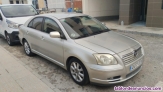 Vendesi toyota avensis 2.0 gasolina