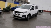 VEH�CULO ADAPTADO Peugeot Rifter Allure Pack Long 130 EAT8 � Autom�tica